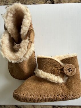 UGG Chestnut Suede Infant Shearling Booties